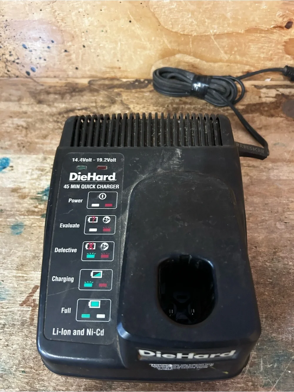 Diehard Black 45-Min Quick Charger for 14.4V–19.2V Li-Ion & Ni-Cd Batteries